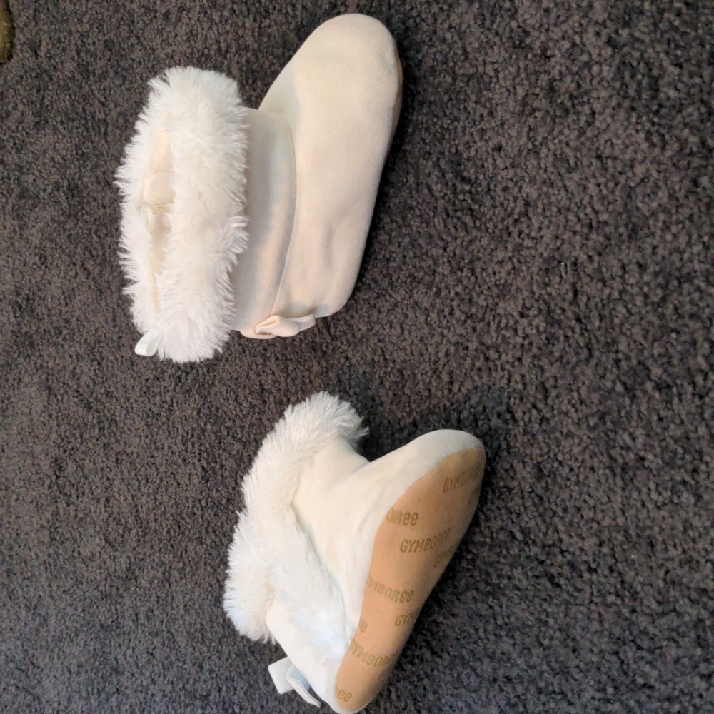 Baby 6-12 mtg fur boot Gymboree